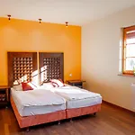 Lola Apartment *