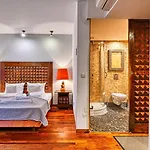 Lola Apartment *