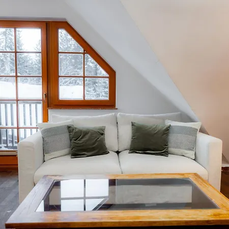 Lola Шклярска-Поремба