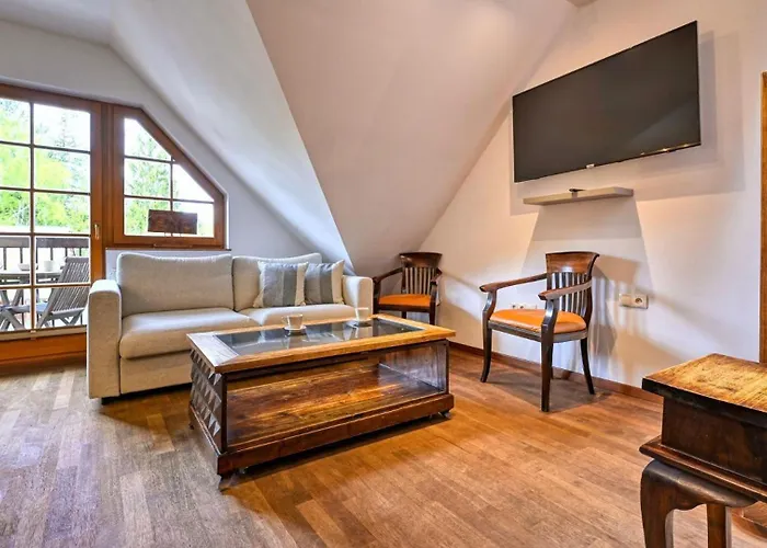 Lola * Шклярска-Поремба